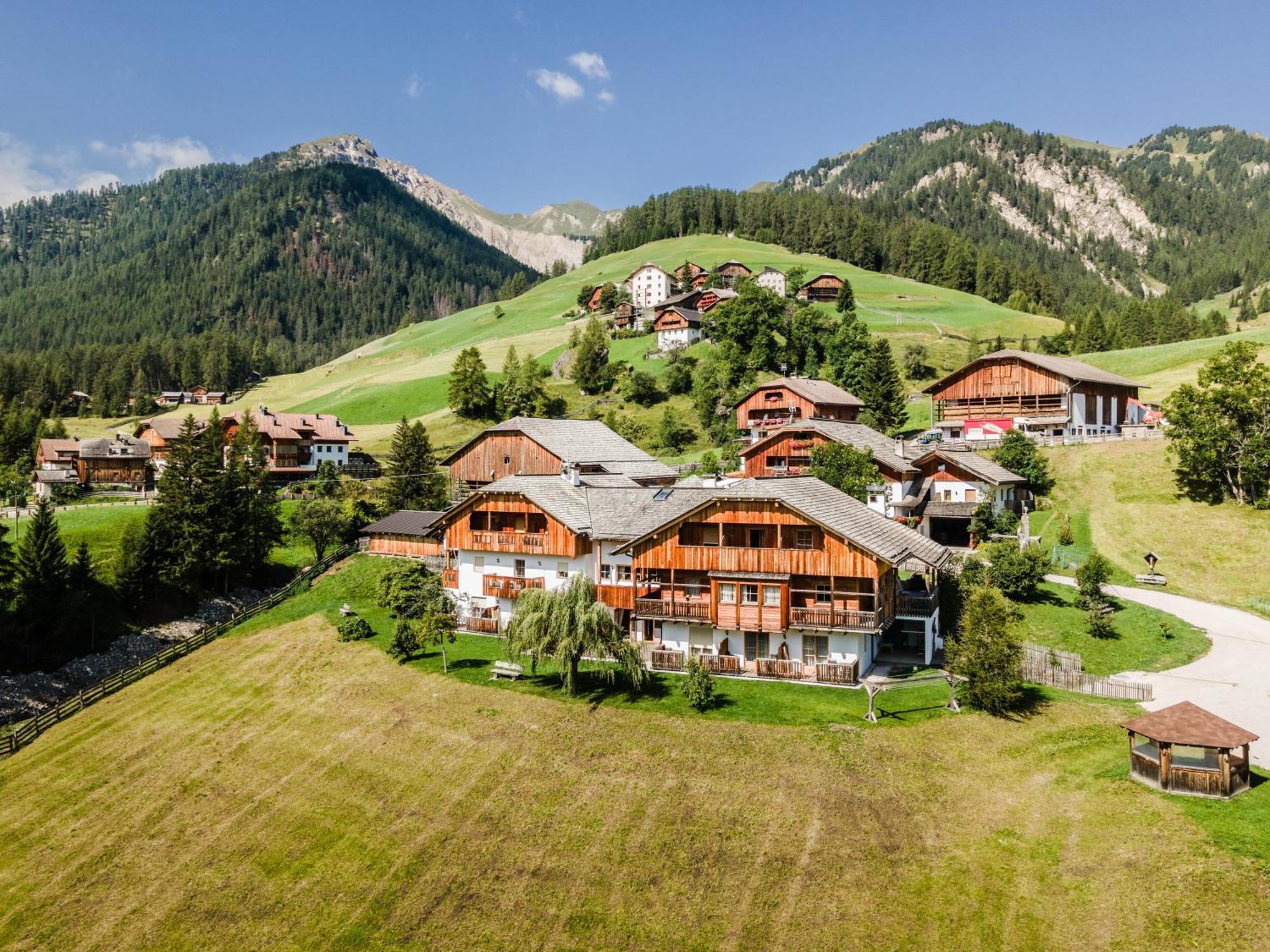 Hotel Pension Odles San Martino in Badia Exterior photo