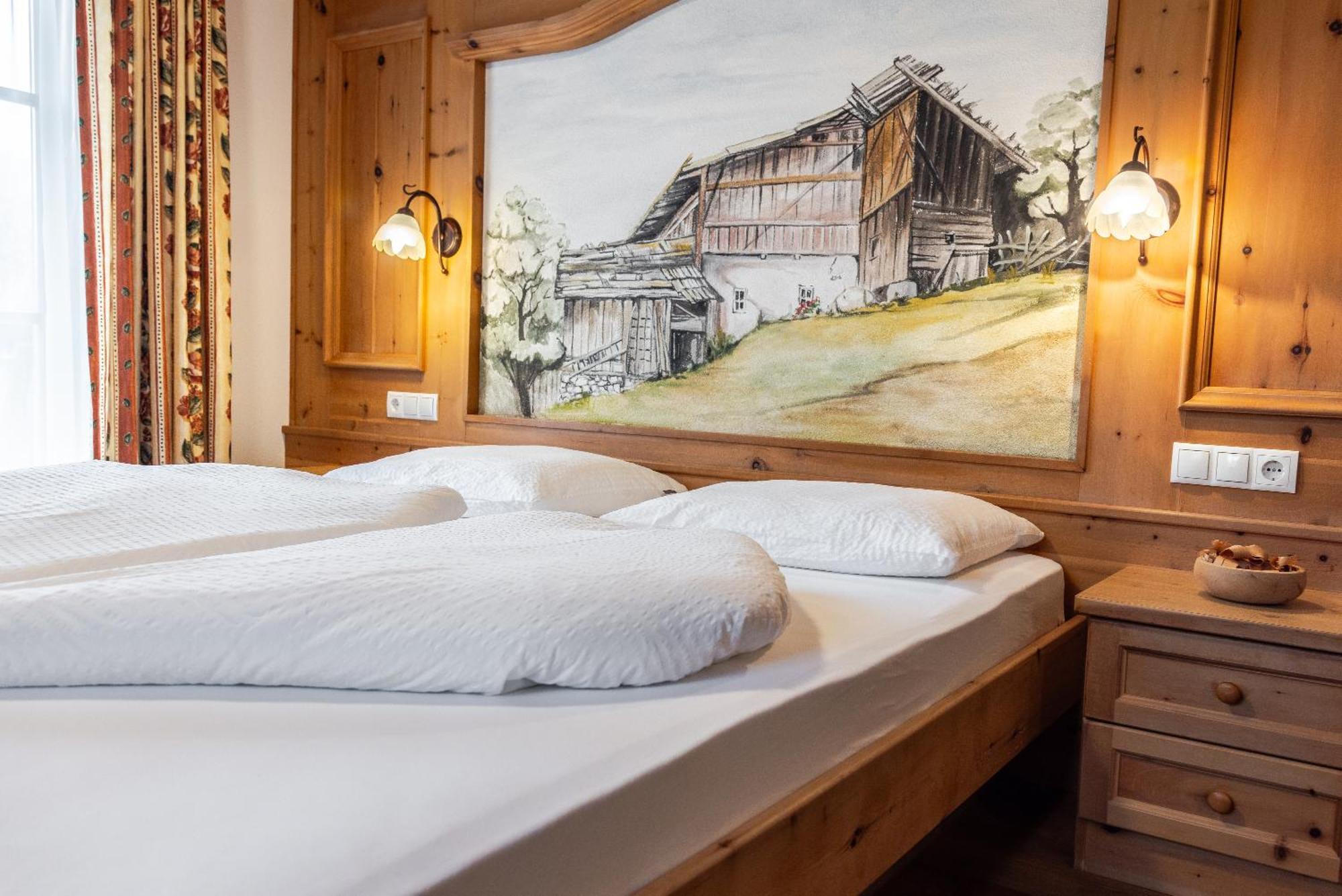 Hotel Pension Odles San Martino in Badia Exterior photo
