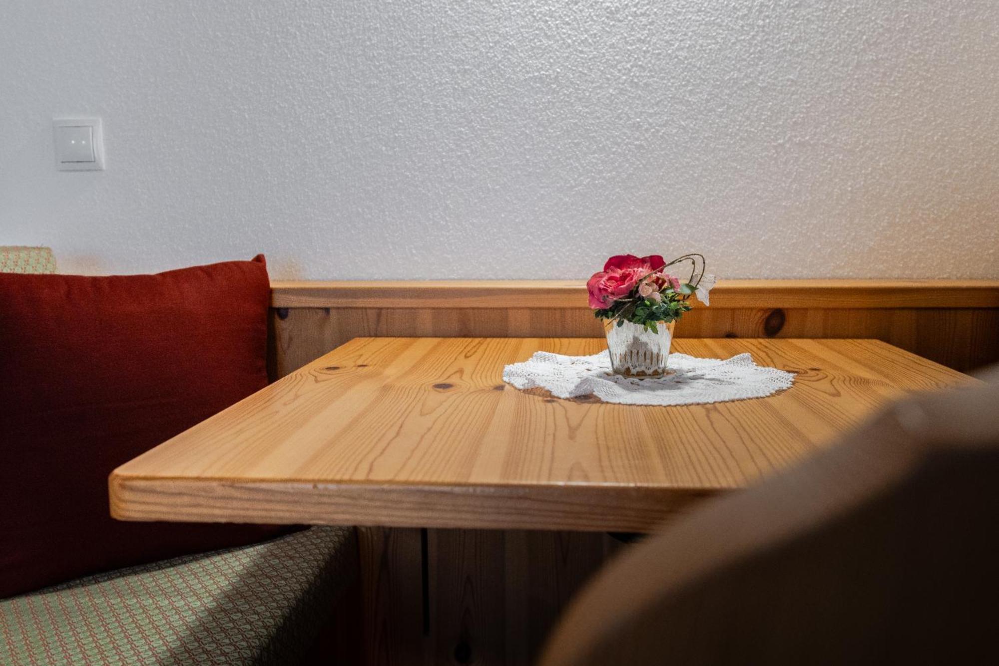 Hotel Pension Odles San Martino in Badia Exterior photo