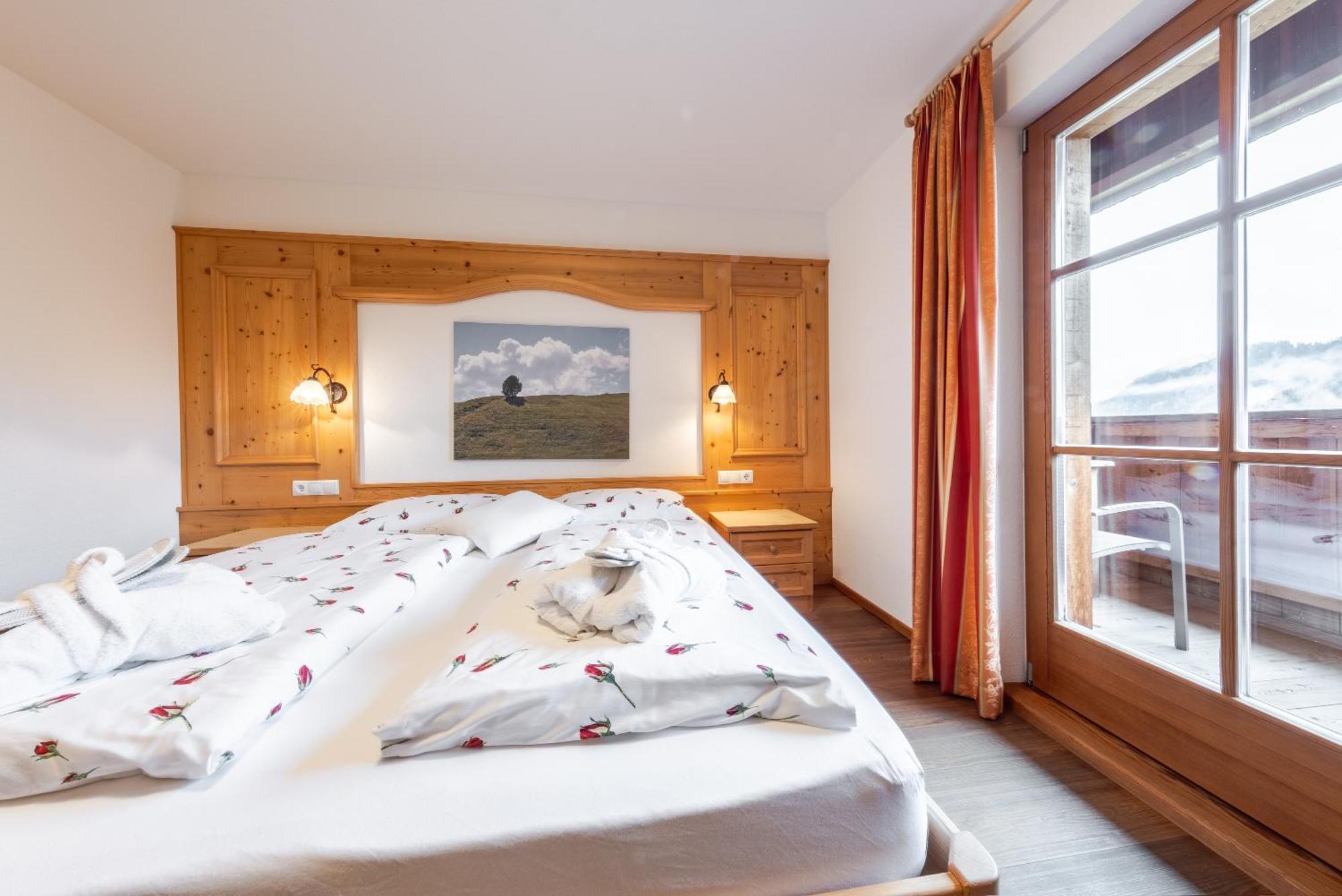 Hotel Pension Odles San Martino in Badia Exterior photo