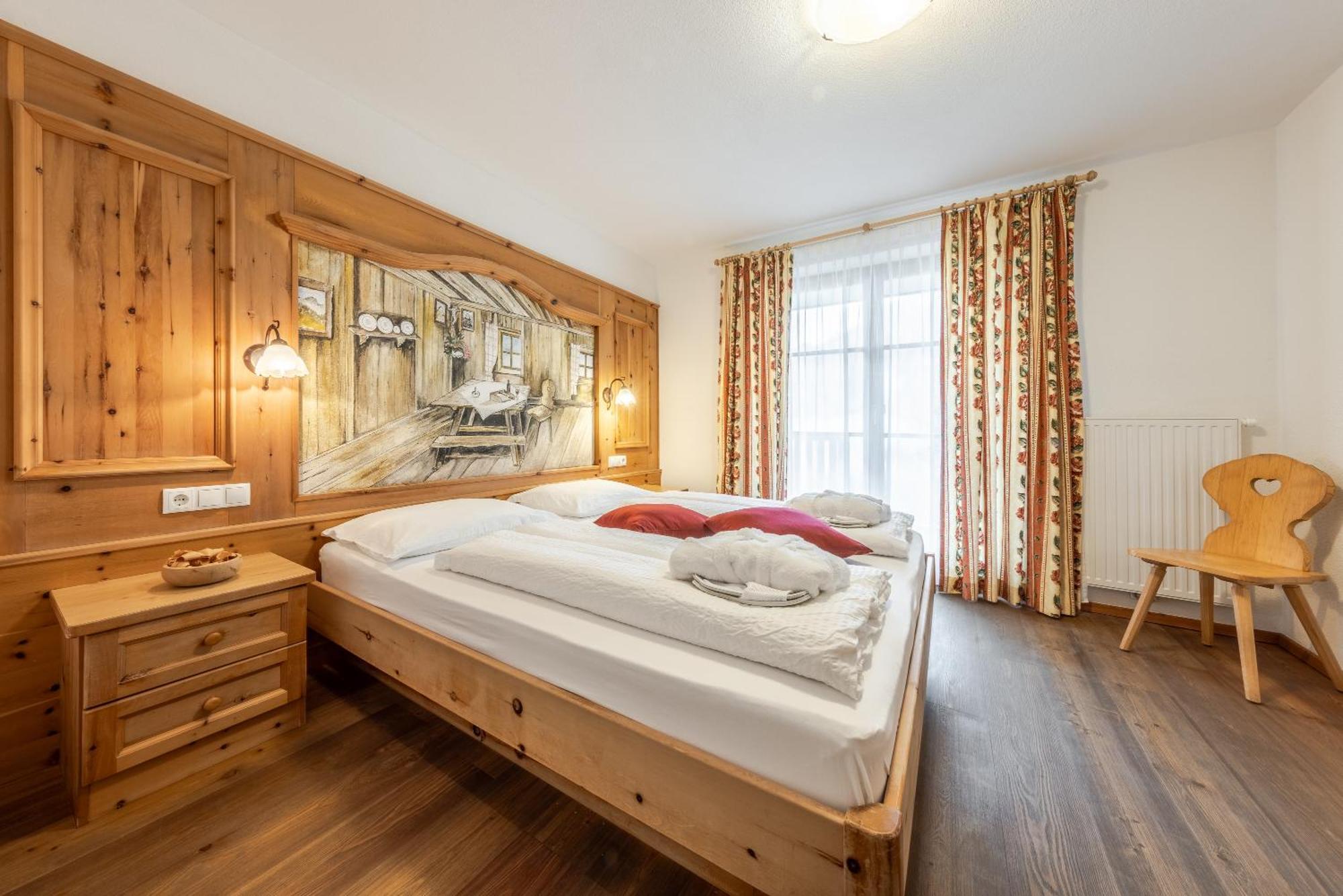 Hotel Pension Odles San Martino in Badia Exterior photo